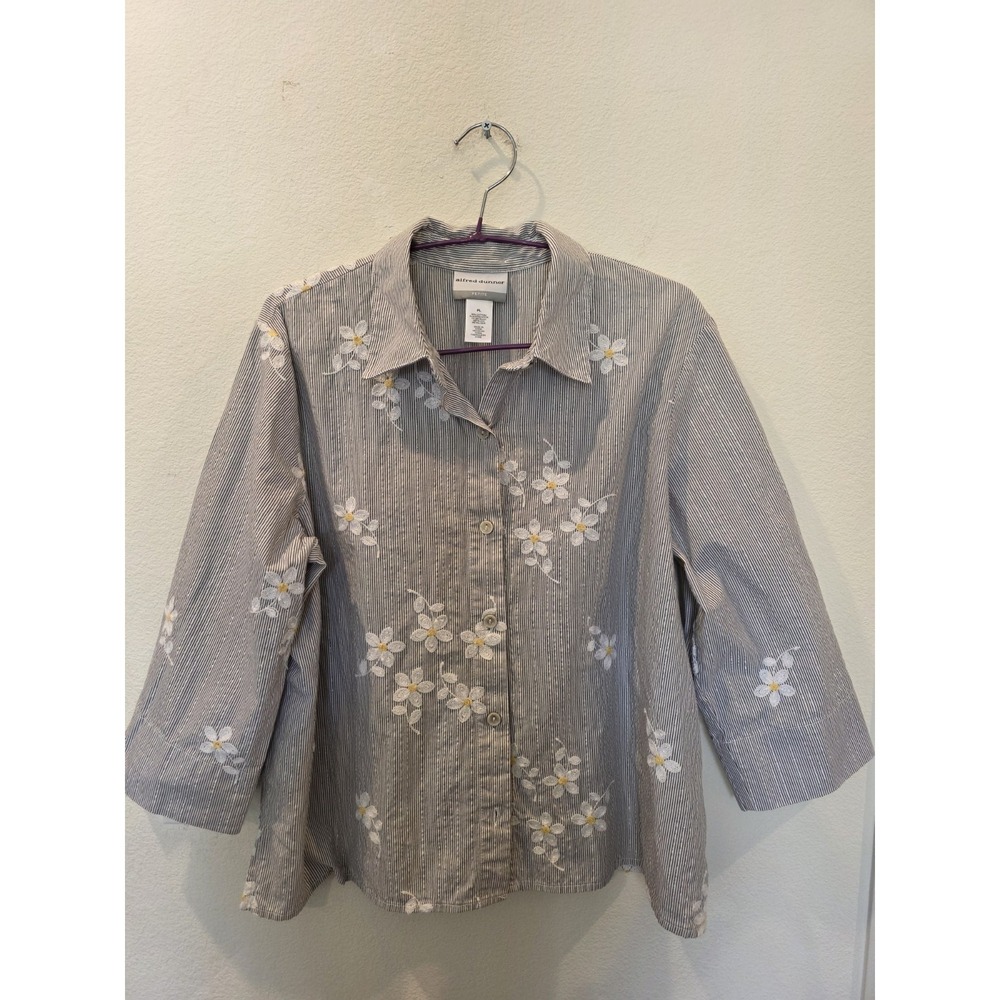 Embroidered Daisy WhiteGrayStripe ButtonUp SzPL Cotton Cottage Granny 3/4 sleeve